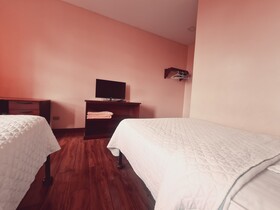 Hotel Chat Noir