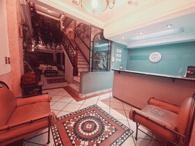 Hotel Chat Noir