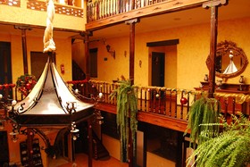 Los Balcones Boutique