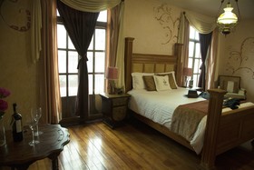 Los Balcones Boutique