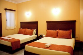 Hostal California Inn