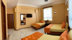 Hostal California Inn