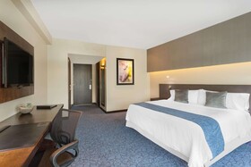 Wyndham Guayaquil Puerto Santa Ana
