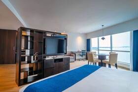 Wyndham Guayaquil Puerto Santa Ana