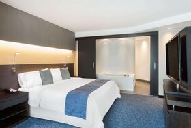 Wyndham Guayaquil Puerto Santa Ana