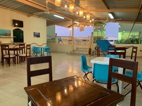 Reef Hostel Manta