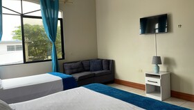 Reef Hostel Manta