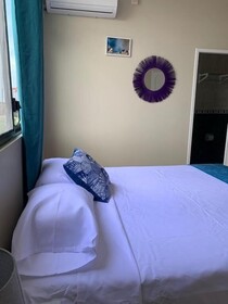 Reef Hostel Manta