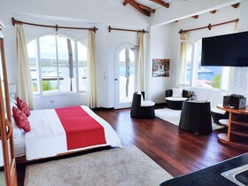 Angermeyer Waterfront Inn