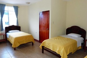 Gloria-Galápagos Inn