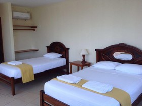 Gloria-Galápagos Inn