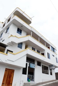 Gloria-Galápagos Inn