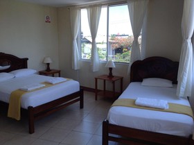 Gloria-Galápagos Inn