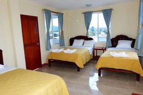 Gloria-Galápagos Inn
