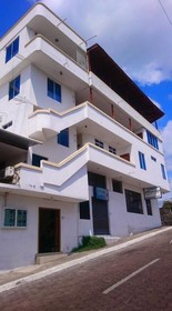 Gloria-Galápagos Inn