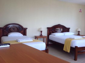 Gloria-Galápagos Inn