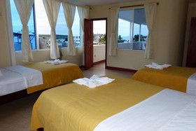 Gloria-Galápagos Inn