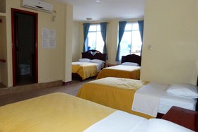 Gloria-Galápagos Inn