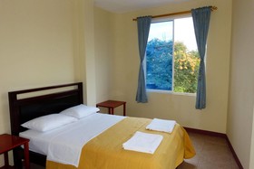 Gloria-Galápagos Inn