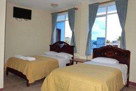 Gloria-Galápagos Inn
