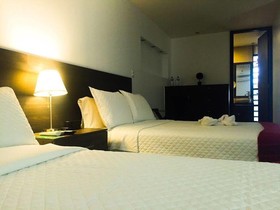 Galapagos Sunset Hotel