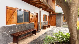 The Wooden House Lodge
