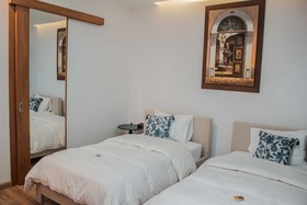 Adamas House Hotel