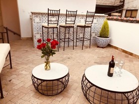 Adamas House Hotel