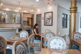 Adamas House Hotel