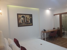 Adamas House Hotel