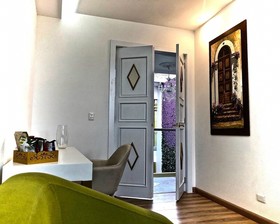 Adamas House Hotel