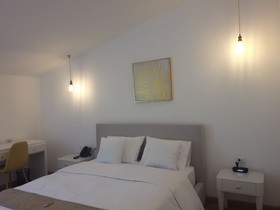 Adamas House Hotel