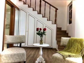 Adamas House Hotel