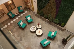 Adamas House Hotel