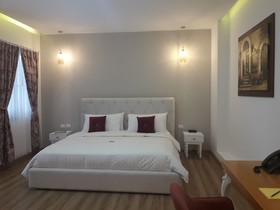 Adamas House Hotel