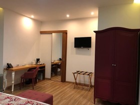 Adamas House Hotel