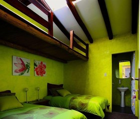 La Casa Amarilla