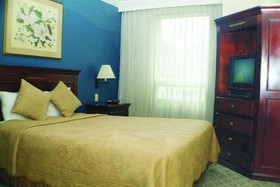 La Colina Suites