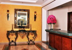 La Colina Suites