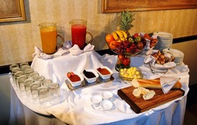 La Colina Suites