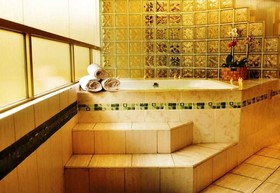 La Colina Suites