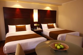 Reina Isabel Hotel & Suites