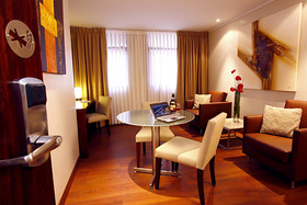 Reina Isabel Hotel & Suites