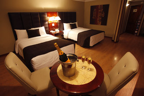 Reina Isabel Hotel & Suites