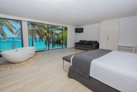 Golden Bay Hotel & Spa