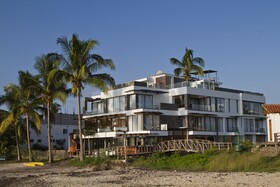 Golden Bay Hotel & Spa