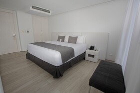 Golden Bay Hotel & Spa