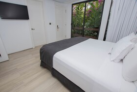 Golden Bay Hotel & Spa