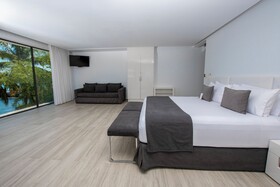 Golden Bay Hotel & Spa