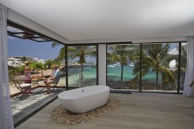 Golden Bay Hotel & Spa